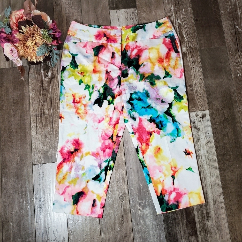 NWT Worthington Modern Fit Floral Watercolor Capri Pants Size 12 Slim Leg